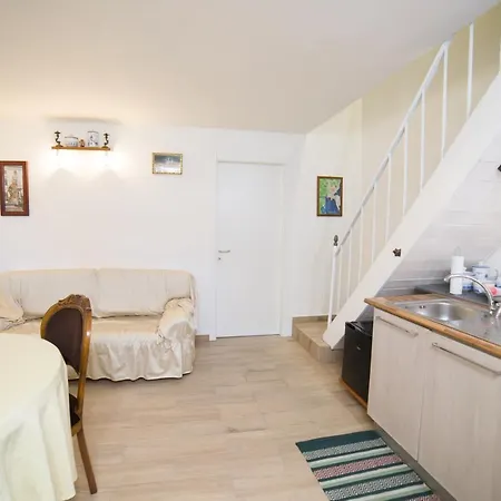 Euripides House Apartment Syracuse