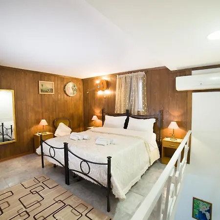 Apartment Euripides House *